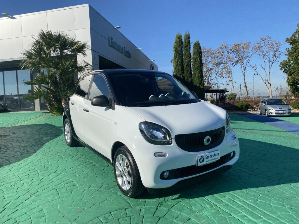 SMART FOR FOUR YOUNGSTER  "NEOPATENTATI"
