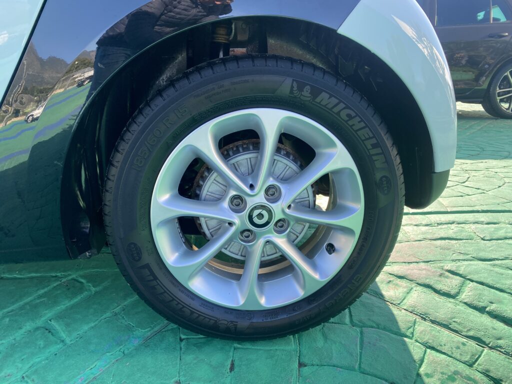 SMART FOR FOUR YOUNGSTER  "NEOPATENTATI"