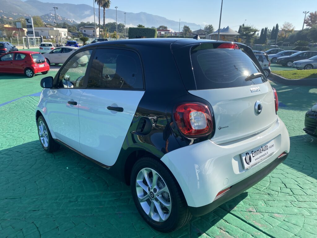 SMART FOR FOUR YOUNGSTER  "NEOPATENTATI"