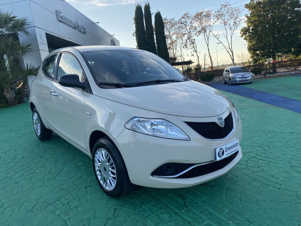 LANCIA YPSILON PLATINUM ECOCHIC  "NEOPATENTATI"