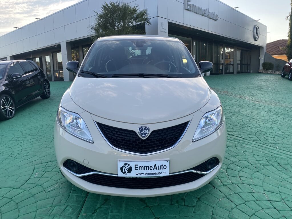 LANCIA YPSILON PLATINUM ECOCHIC  "NEOPATENTATI"