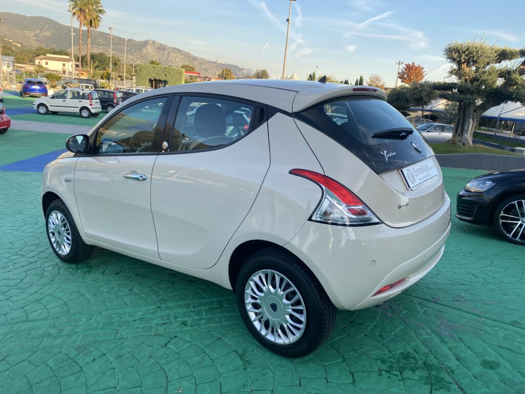 LANCIA YPSILON PLATINUM ECOCHIC  "NEOPATENTATI"