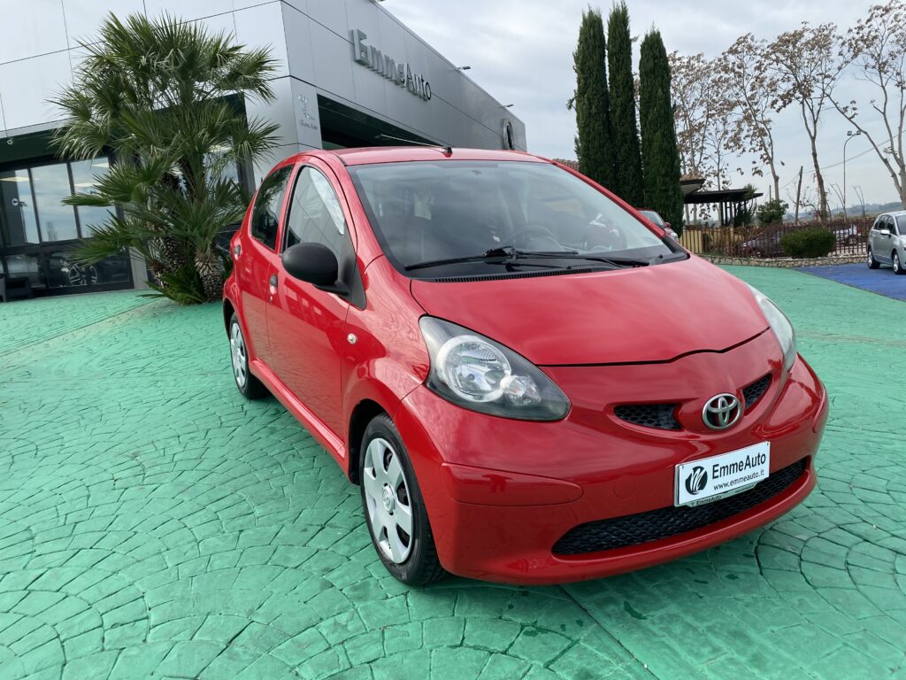 TOYOTA AIGO 1.0 5P   "NEOPATENTATI"