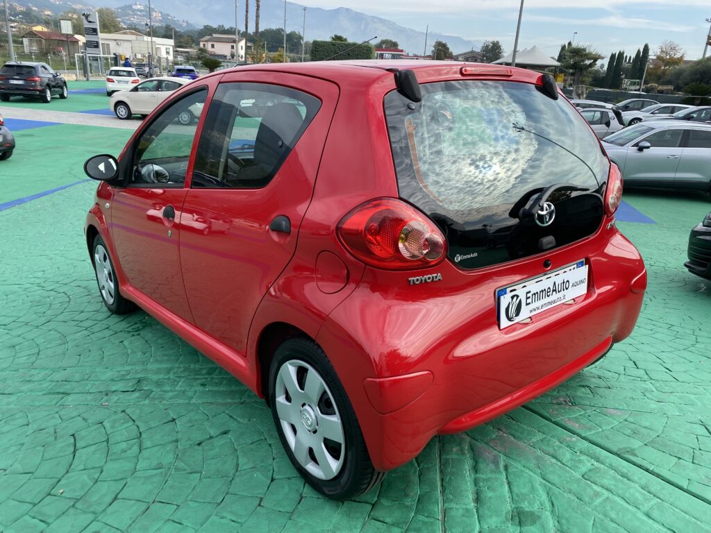 TOYOTA AIGO 1.0 5P   "NEOPATENTATI"