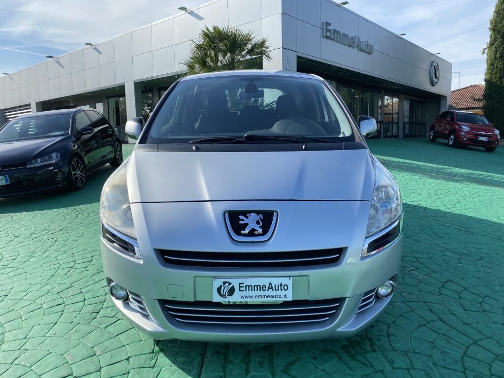 PEUGEOT 5008 1.6 HDI