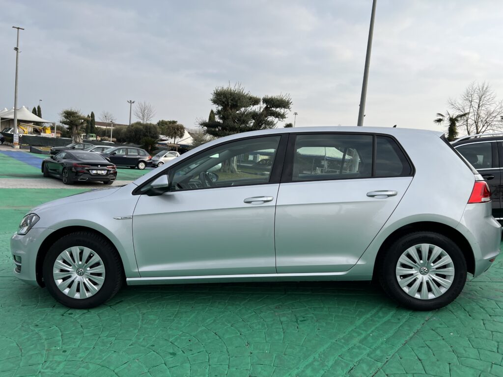 VOLKSWAGEN GOLF 7 1.4 TGI TRENDLINE METANO Bluemotion