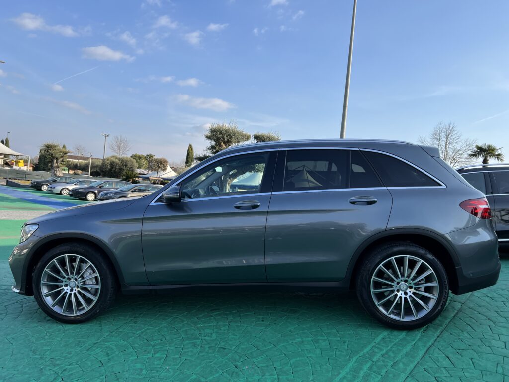 MERCEDES GLC 250d 4-Matic PREMIUM AMG