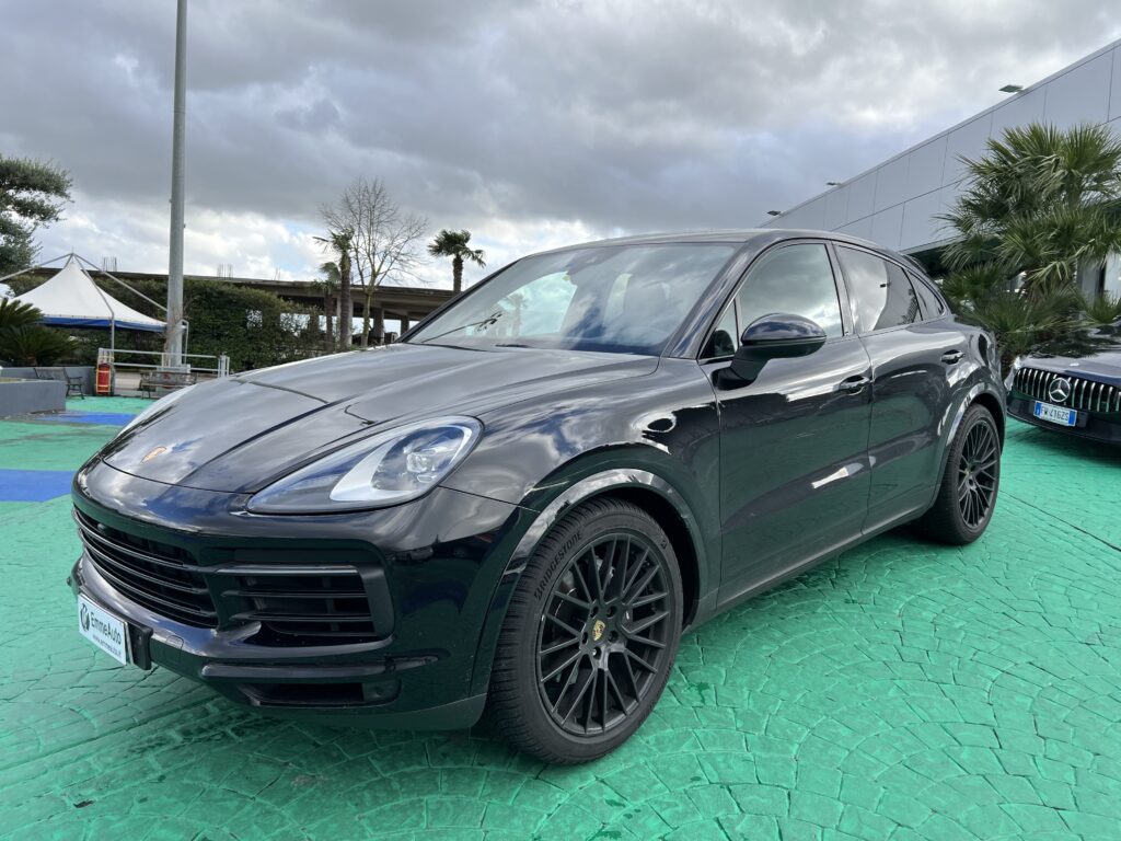 PORSCHE CAYENNE COUPE' HYBRID