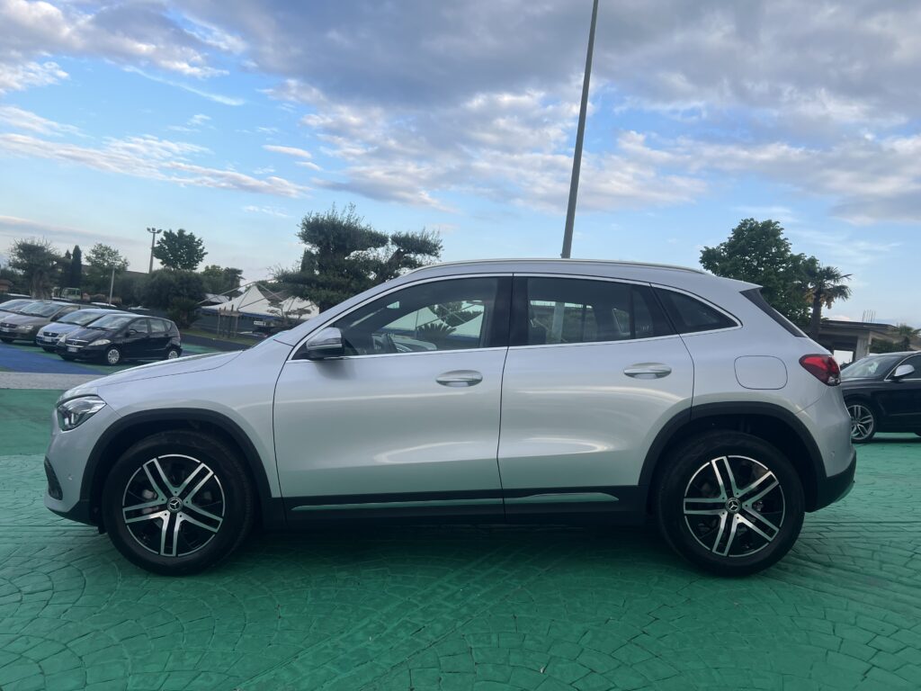 MERCEDES GLA 200 SPORT