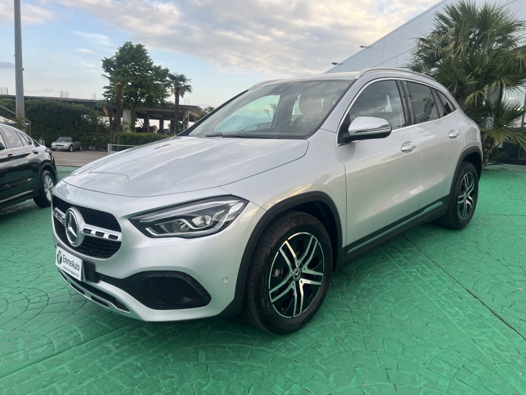 MERCEDES GLA 200 SPORT