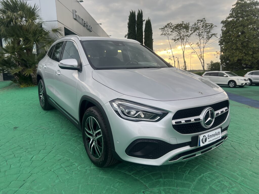 MERCEDES GLA 200 SPORT