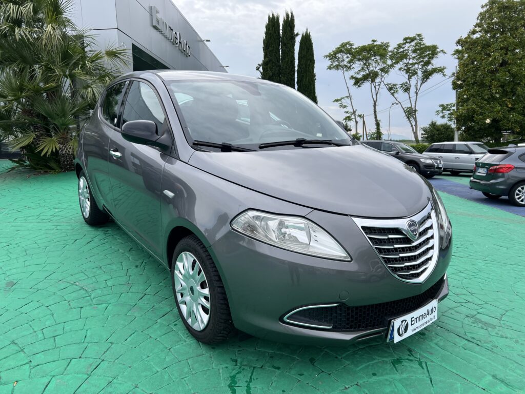 LANCIA YPSILON 1.2 ECOCHIC GPL GOLD "NEOPATENTATI"