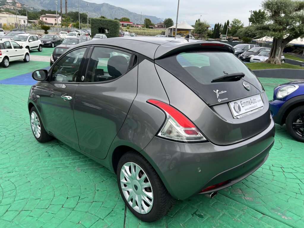 LANCIA YPSILON 1.2 ECOCHIC GPL GOLD "NEOPATENTATI"