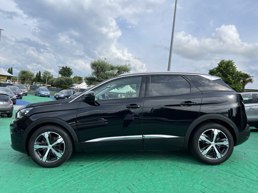 PEUGEOT 3008 1.5 BlueHDI ALLURE