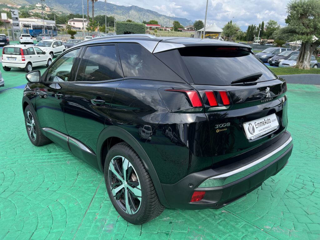 PEUGEOT 3008 1.5 BlueHDI ALLURE