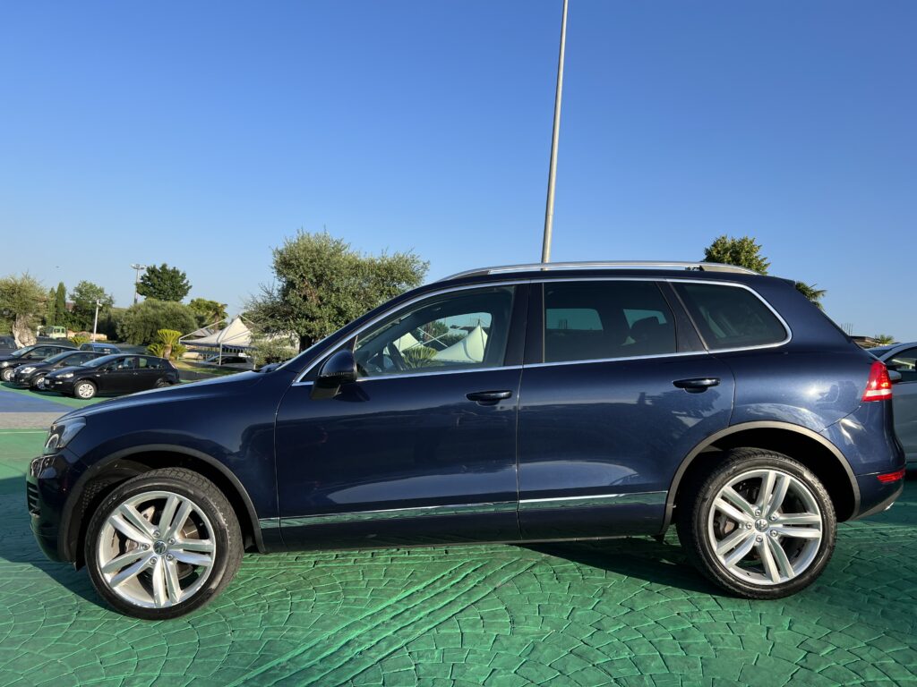 VOLKSWAGEN TOUAREG 3.0 V6 tdi Executive 204cv tiptronic BlueMotion