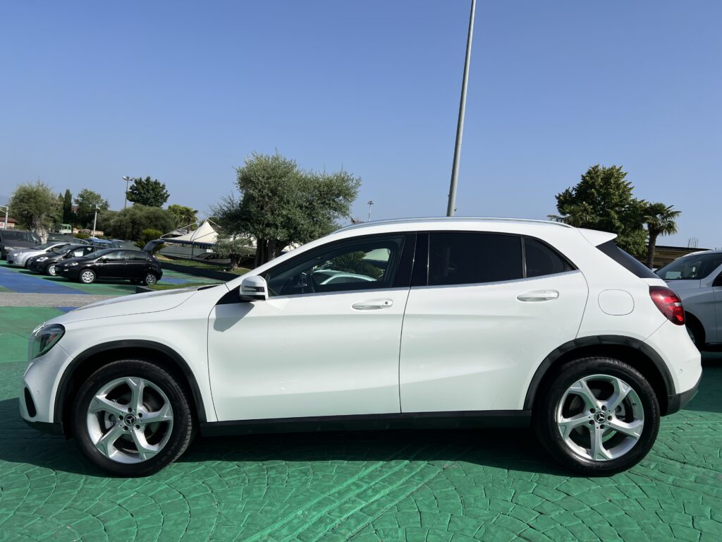 MERCEDES GLA 200 D Automatic SPORT