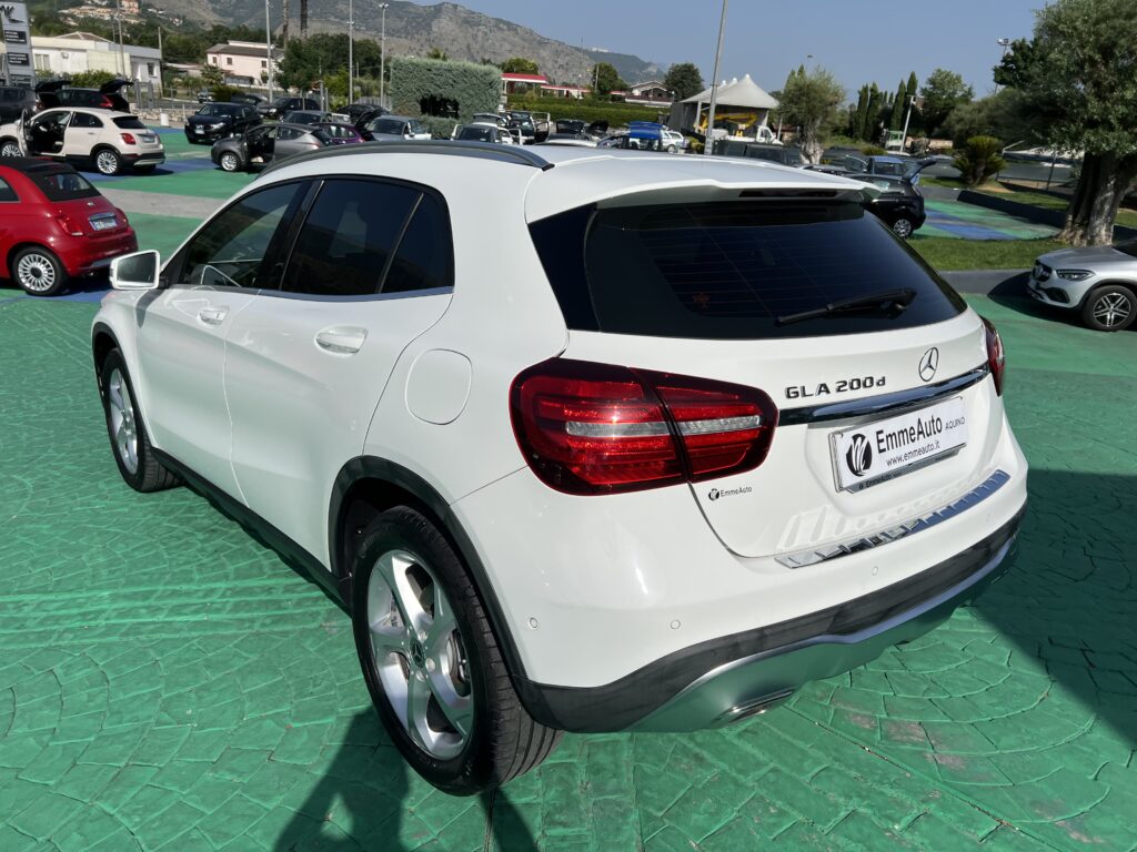 MERCEDES GLA 200 D Automatic SPORT