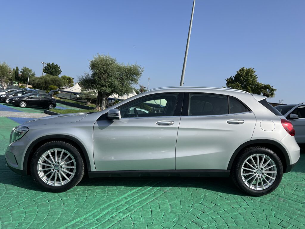 MERCEDES GLA 200 CDI PREMIUM