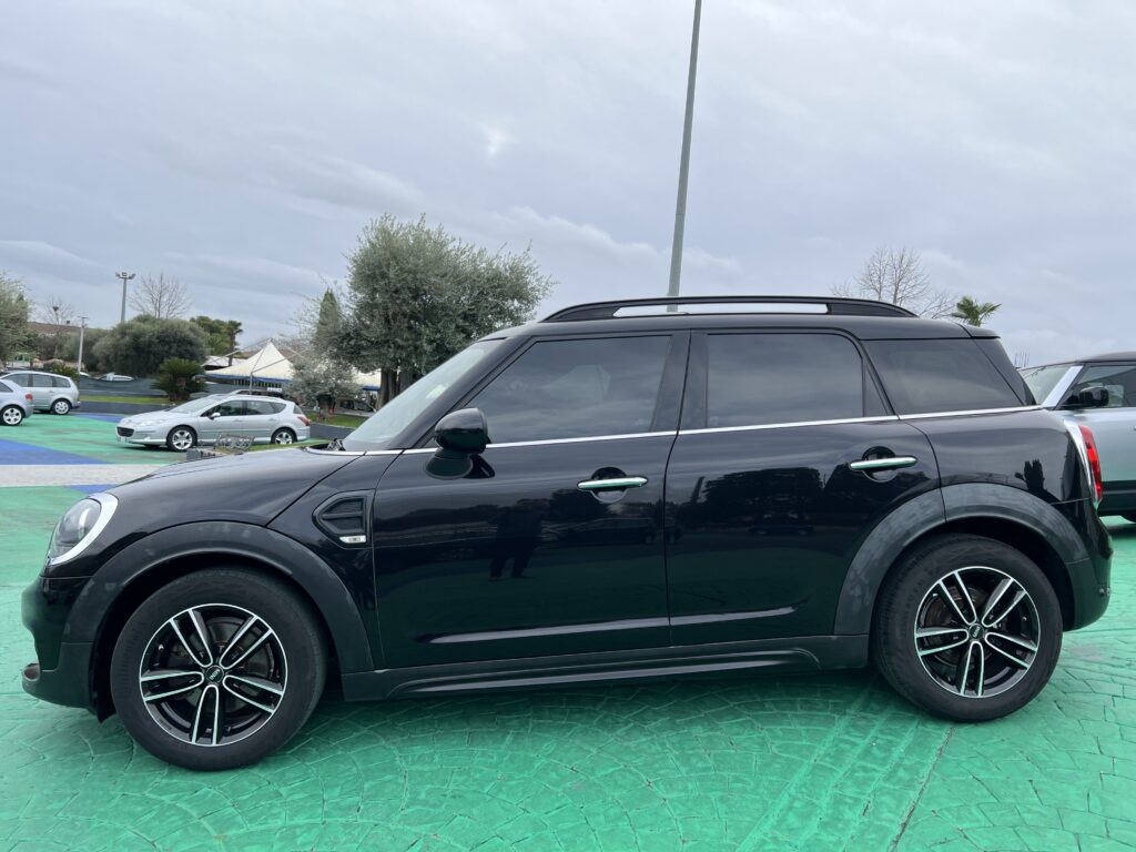 MINI Cooper D Countryman Business 136 Cavalli