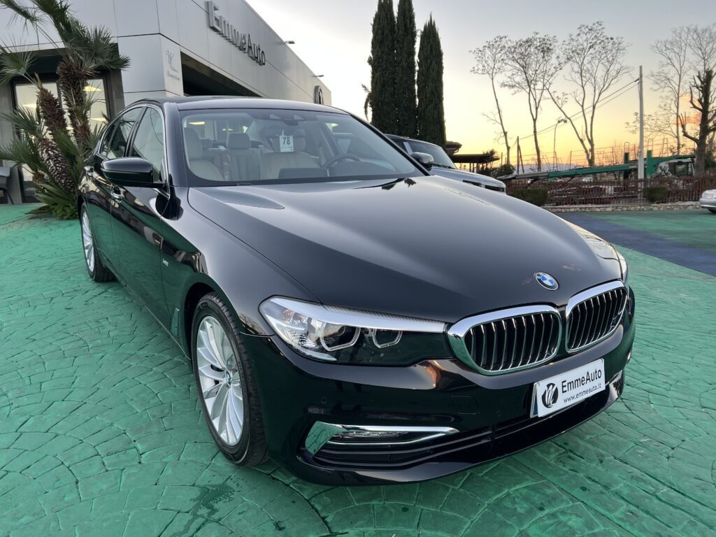 BMW Serie 5 520 D LUXURY -NUOVA-